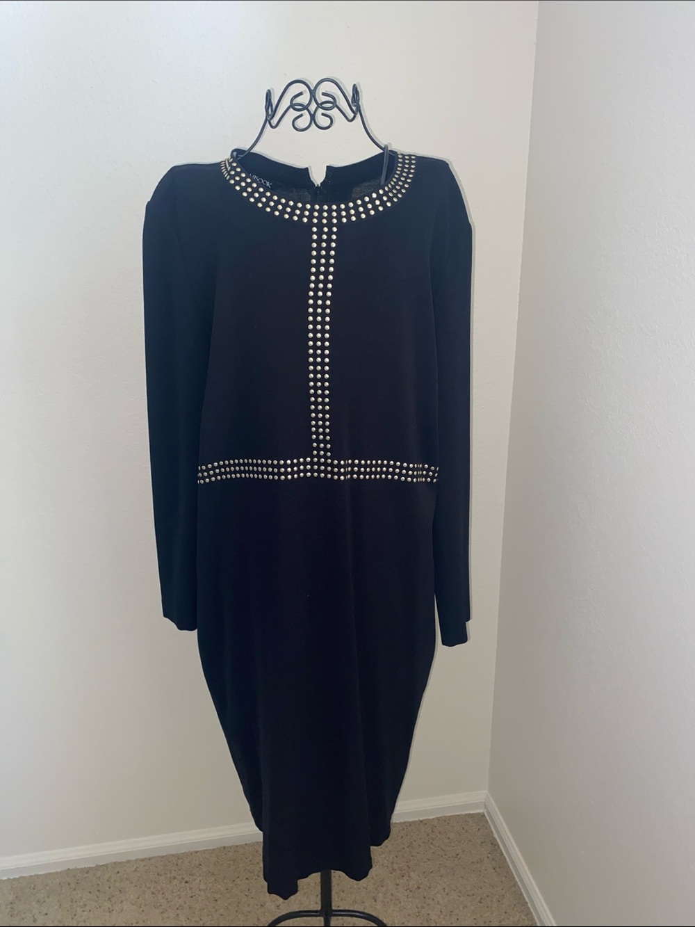 Misook Black Long Sleeve Studded Midi Dress